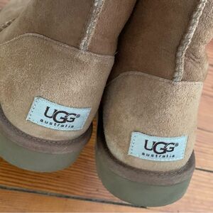 UGG Classic Woman’s Size 7